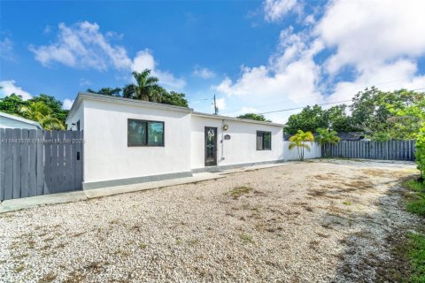 House in Homestead, Florida 3 bedrooms, 88.16 sq.m. № 1842511 - photo 2