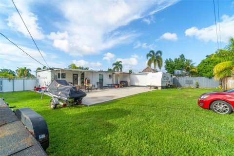 House in Homestead, Florida 3 bedrooms, 88.16 sq.m. № 1842511 - photo 30