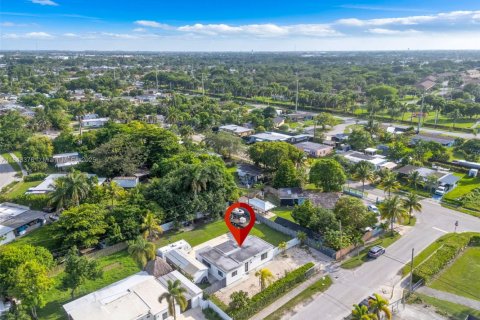 House in Homestead, Florida 3 bedrooms, 88.16 sq.m. № 1842511 - photo 8