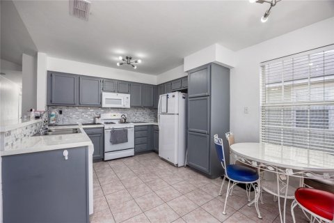 House in Gainesville, Florida 2 bedrooms, 116.5 sq.m. № 1744780 - photo 23
