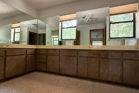 House in Floral City, Florida 3 bedrooms, 196.95 sq.m. № 1816653 - photo 18