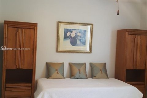 Снять в аренду коммерческую недвижимость в Майами, Флорида 1 спальня, 168.99м2, № 2060330 - фото 6