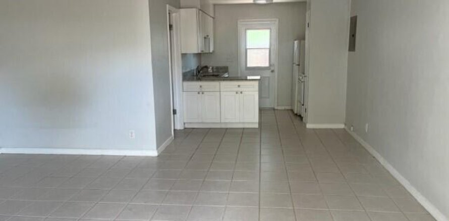 Commercial property in Fort Lauderdale, Florida 3 rooms, 41.81 sq.m. № 2088337