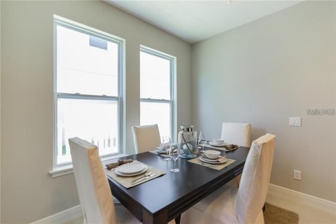 Casa en alquiler en Windermere, Florida, 3 dormitorios, 189.8 m2 № 1916524 - foto 2