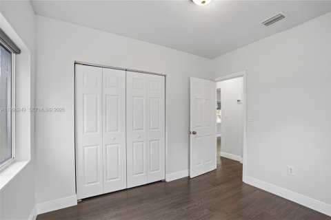 Casa en venta en Opa-locka, Florida, 2 dormitorios, 80.08 m2 № 2058221 - foto 18