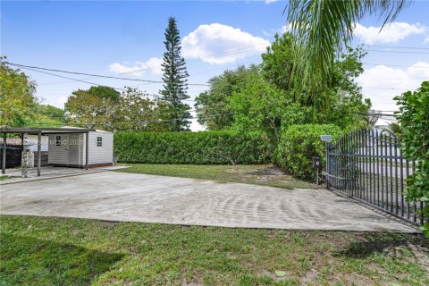 Casa en venta en Opa-locka, Florida, 2 dormitorios, 80.08 m2 № 2058221 - foto 23