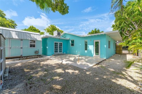 House in Key Largo, Florida 3 bedrooms, 127.46 sq.m. № 2002722 - photo 25