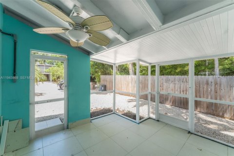 House in Key Largo, Florida 3 bedrooms, 127.46 sq.m. № 2002722 - photo 3