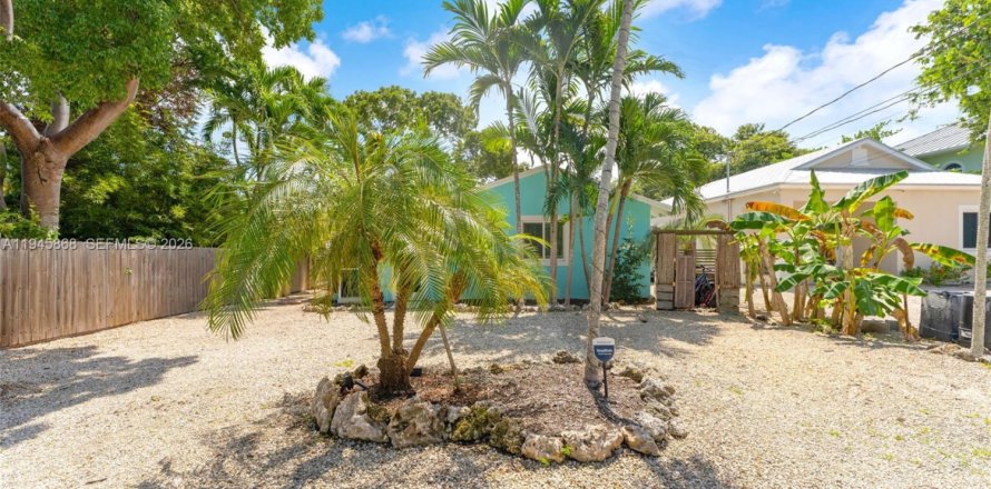 House in Key Largo, Florida 3 bedrooms, 127.46 sq.m. № 2002722