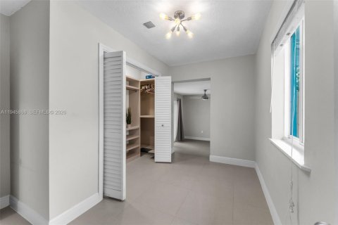 House in Key Largo, Florida 3 bedrooms, 127.46 sq.m. № 2002722 - photo 18