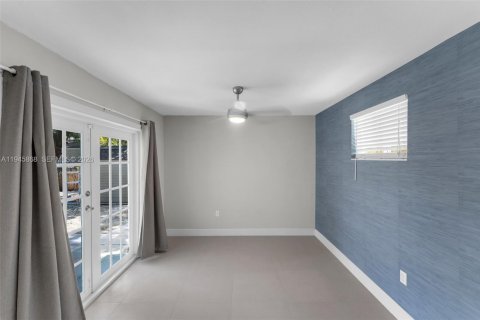 House in Key Largo, Florida 3 bedrooms, 127.46 sq.m. № 2002722 - photo 19