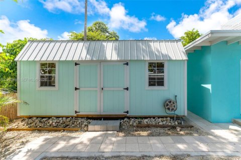 House in Key Largo, Florida 3 bedrooms, 127.46 sq.m. № 2002722 - photo 26