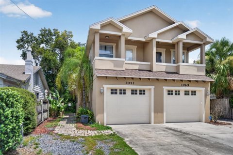 Townhouse in Winter Park, Florida 2 bedrooms, 171.96 sq.m. № 2287760