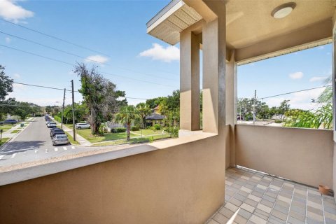 Townhouse in Winter Park, Florida 2 bedrooms, 171.96 sq.m. № 2287760 - photo 24
