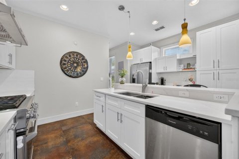 Townhouse in Winter Park, Florida 2 bedrooms, 171.96 sq.m. № 2287760 - photo 7