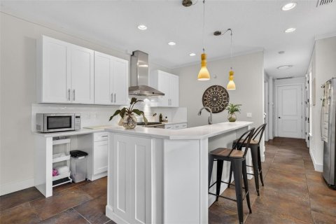 Townhouse in Winter Park, Florida 2 bedrooms, 171.96 sq.m. № 2287760 - photo 5