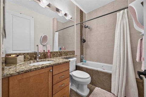 Townhouse in Winter Park, Florida 2 bedrooms, 171.96 sq.m. № 2287760 - photo 25
