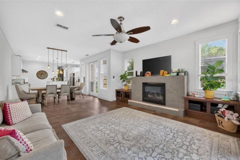Townhouse in Winter Park, Florida 2 bedrooms, 171.96 sq.m. № 2287760 - photo 15