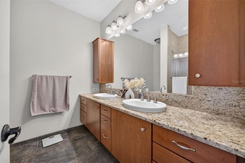 Townhouse in Winter Park, Florida 2 bedrooms, 171.96 sq.m. № 2287760 - photo 26