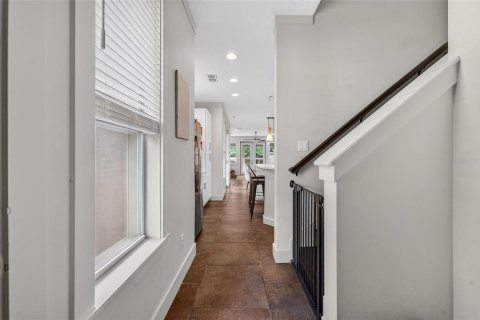 Townhouse in Winter Park, Florida 2 bedrooms, 171.96 sq.m. № 2287760 - photo 2
