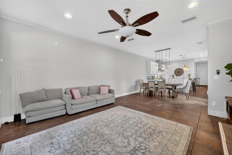 Townhouse in Winter Park, Florida 2 bedrooms, 171.96 sq.m. № 2287760 - photo 16