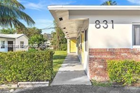 Immobilier commercial à vendre à Fort Lauderdale, Floride: 225.1 m2 № 1991653 - photo 1