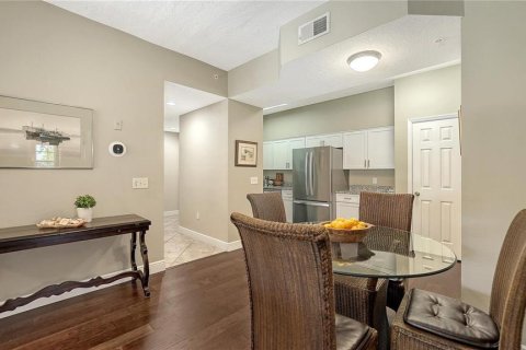 Copropriété à louer à Sarasota, Floride: 2 chambres, 106.56 m2 № 2329153 - photo 8