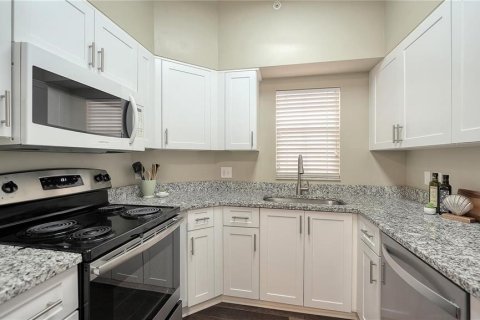 Copropriété à louer à Sarasota, Floride: 2 chambres, 106.56 m2 № 2329153 - photo 13