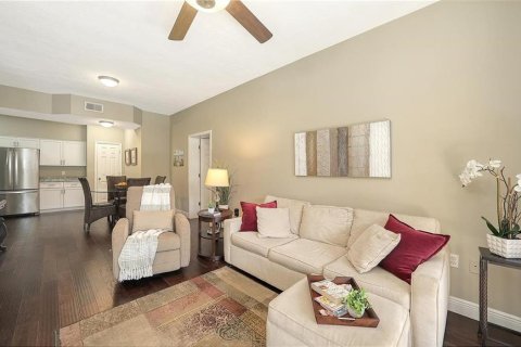 Copropriété à louer à Sarasota, Floride: 2 chambres, 106.56 m2 № 2329153 - photo 6