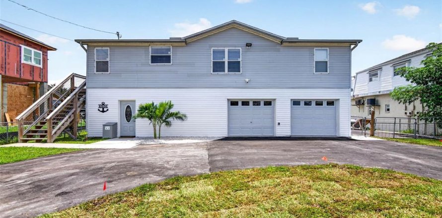 Villa ou maison à Hudson, Floride 3 chambres, 120.4 m2 № 2258849