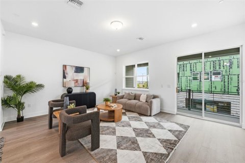 Adosado en venta en Orlando, Florida, 2 dormitorios, 186.18 m2 № 2093376 - foto 7