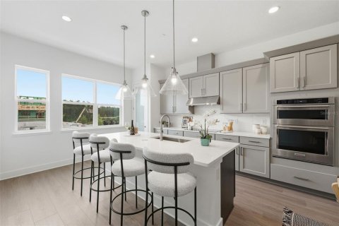 Adosado en venta en Orlando, Florida, 2 dormitorios, 186.18 m2 № 2093376 - foto 11