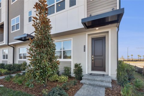 Adosado en venta en Orlando, Florida, 2 dormitorios, 186.18 m2 № 2093376 - foto 2
