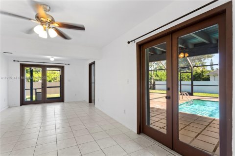 Villa ou maison à louer à Miami, Floride: 3 chambres, 162.58 m2 № 1970734 - photo 22