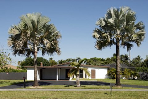 Villa ou maison à louer à Miami, Floride: 3 chambres, 162.58 m2 № 1970734 - photo 1