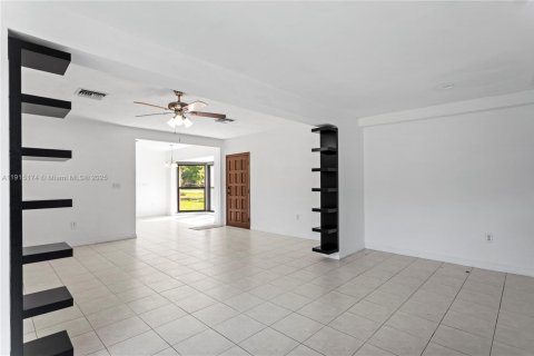 Villa ou maison à louer à Miami, Floride: 3 chambres, 162.58 m2 № 1970734 - photo 17