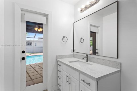 Villa ou maison à louer à Miami, Floride: 3 chambres, 162.58 m2 № 1970734 - photo 25