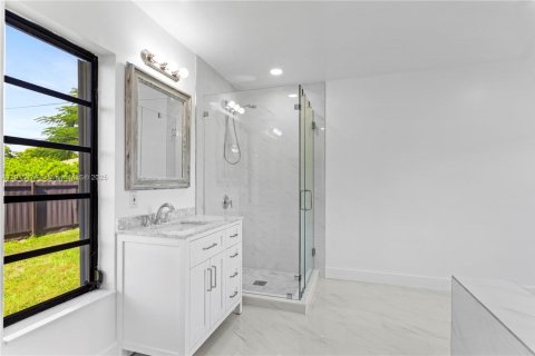 Villa ou maison à louer à Miami, Floride: 3 chambres, 162.58 m2 № 1970734 - photo 28