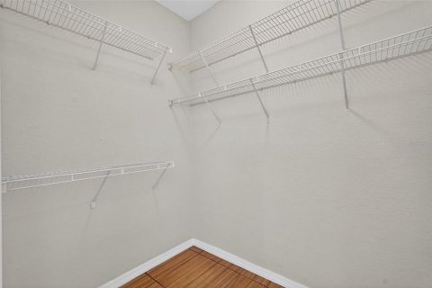 Condo in Haines City, Florida, 2 bedrooms  № 1901987 - photo 23