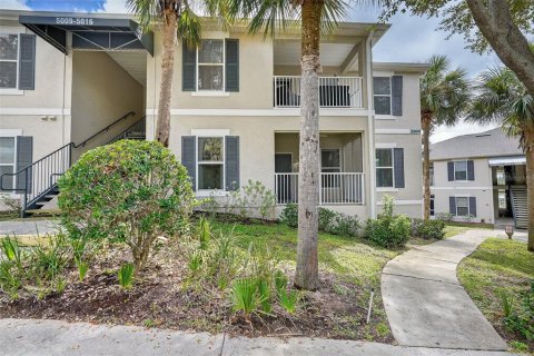 Condo in Haines City, Florida, 2 bedrooms  № 1901987 - photo 1