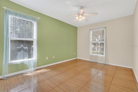 Condo in Haines City, Florida, 2 bedrooms  № 1901987 - photo 20