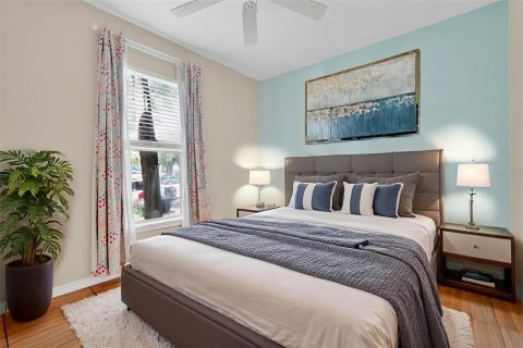 Condo in Haines City, Florida, 2 bedrooms  № 1901987 - photo 17