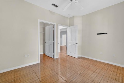 Condo in Haines City, Florida, 2 bedrooms  № 1901987 - photo 18