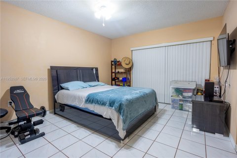 Villa ou maison à vendre à Miami, Floride: 4 chambres, 164.99 m2 № 2008569 - photo 16
