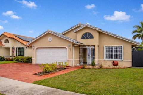 Villa ou maison à Miami, Floride 4 chambres, 164.99 m2 № 2008569