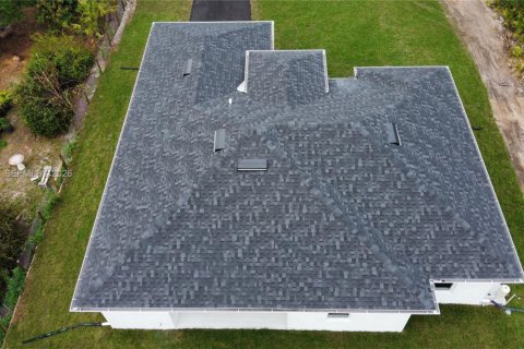 House in Naples, Florida 4 bedrooms, 150.13 sq.m. № 2051503 - photo 29