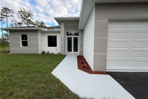 House in Naples, Florida 4 bedrooms, 150.13 sq.m. № 2051503 - photo 3