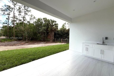 House in Naples, Florida 4 bedrooms, 150.13 sq.m. № 2051503 - photo 26