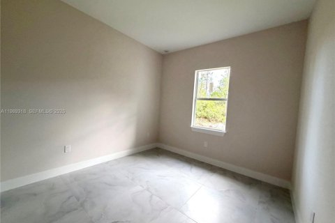 House in Naples, Florida 4 bedrooms, 150.13 sq.m. № 2051503 - photo 18