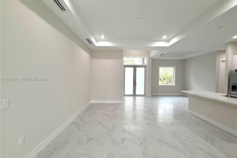 House in Naples, Florida 4 bedrooms, 150.13 sq.m. № 2051503 - photo 14